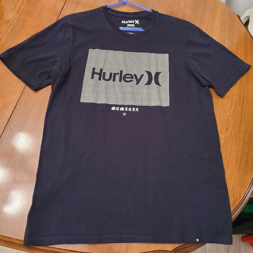 Hurley Men's T-Shirt Medium
